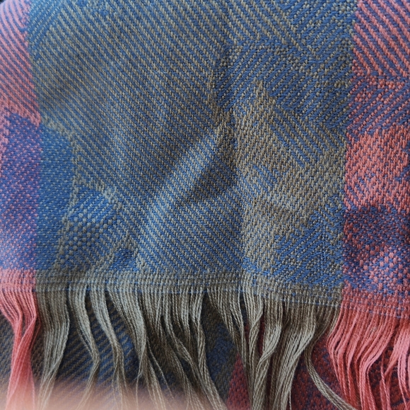 Large Multi-colour 100% Wool Scarf - Picture 3 of 10
